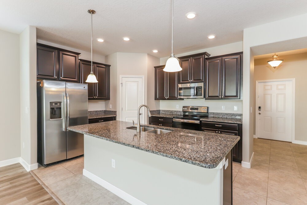 10129 Count Fleet Dr - Photo 5 of 16
