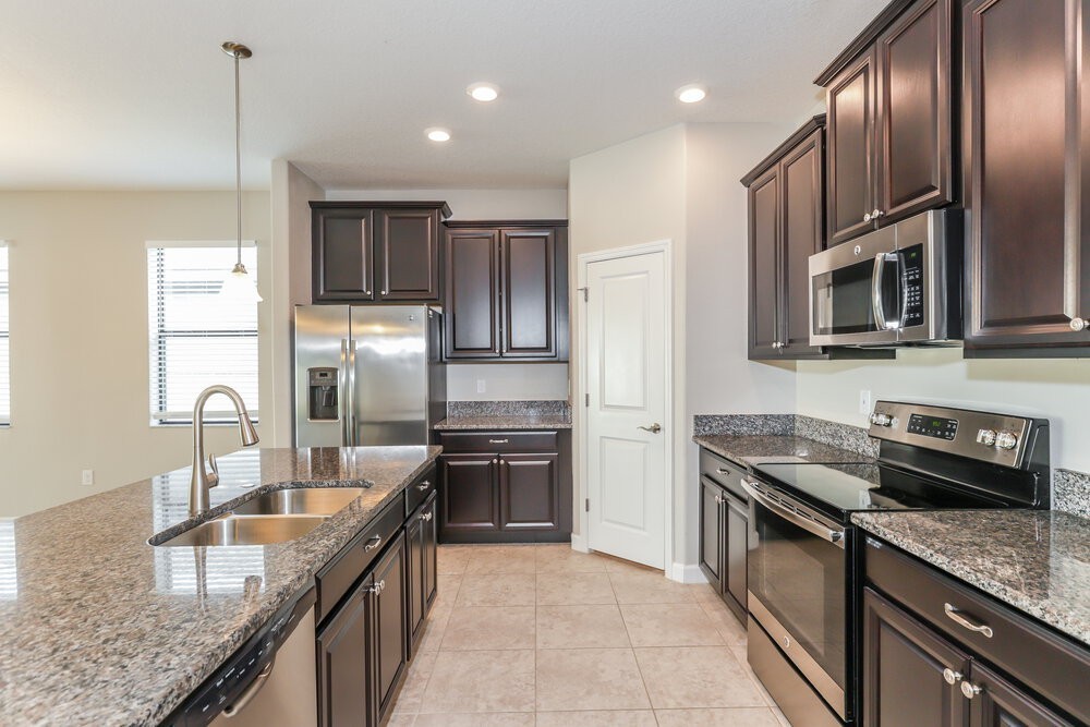 10129 Count Fleet Dr - Photo 6 of 16