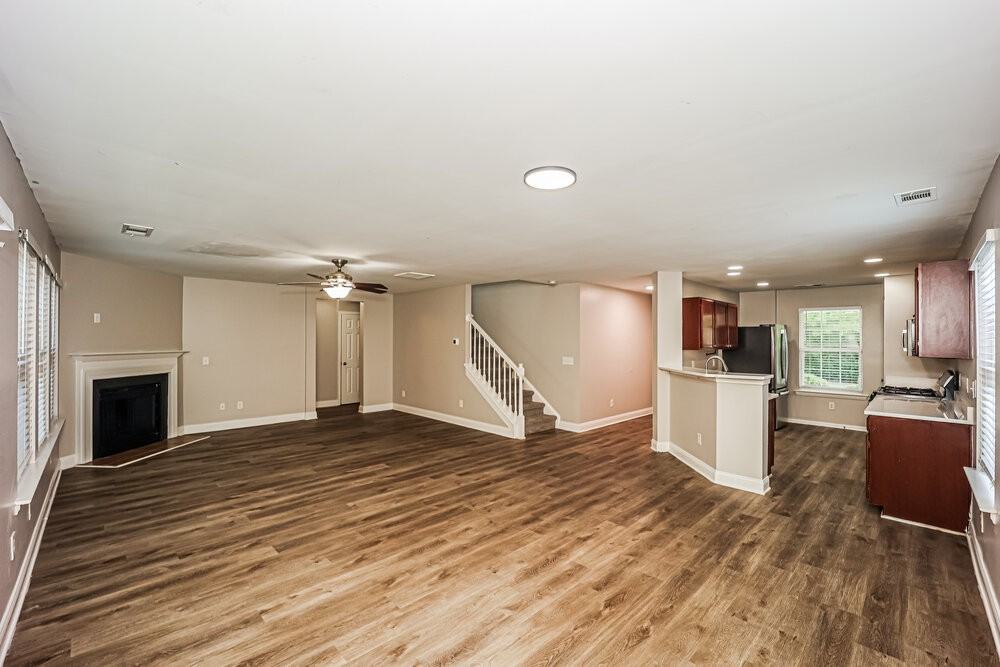 2080 Valley Creek Dr - Photo 5 of 17
