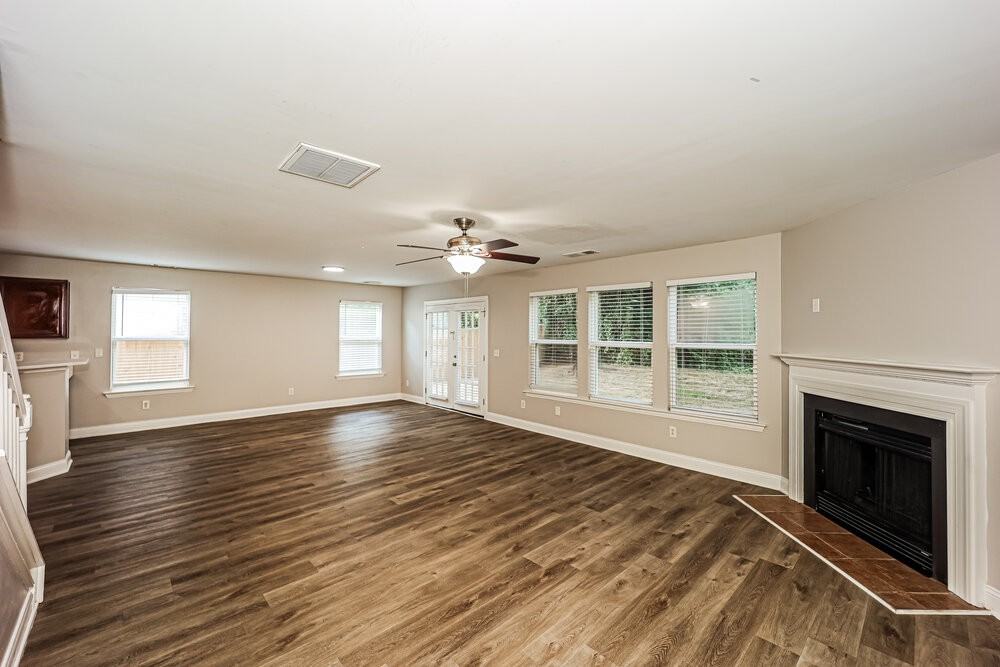 2080 Valley Creek Dr - Photo 7 of 17