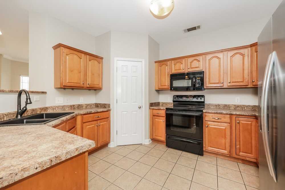 237 Titans Cir - Photo 7 of 17