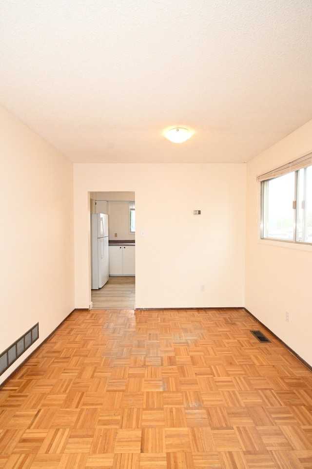 215 Mcintyre Cres #1 - Photo 3 of 17