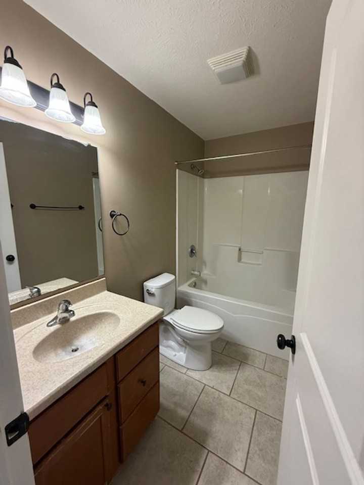 616 Wintergreen Dr - Photo 4 of 21