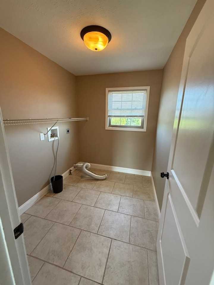 616 Wintergreen Dr - Photo 5 of 21