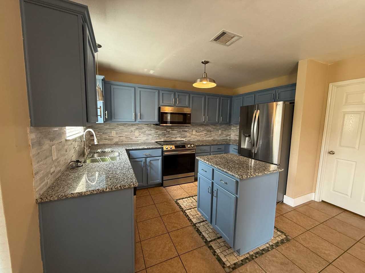 5600 Lions Gate Ln - Photo 6 of 24