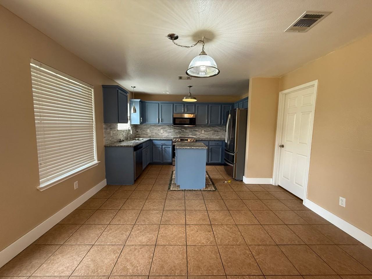 5600 Lions Gate Ln - Photo 7 of 24