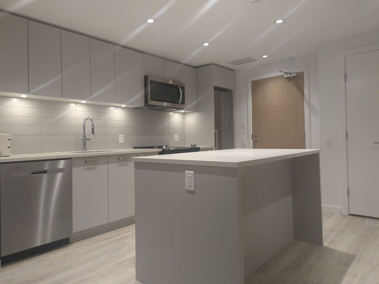 268 Nelson's Court #1007 - Photo 3 of 25