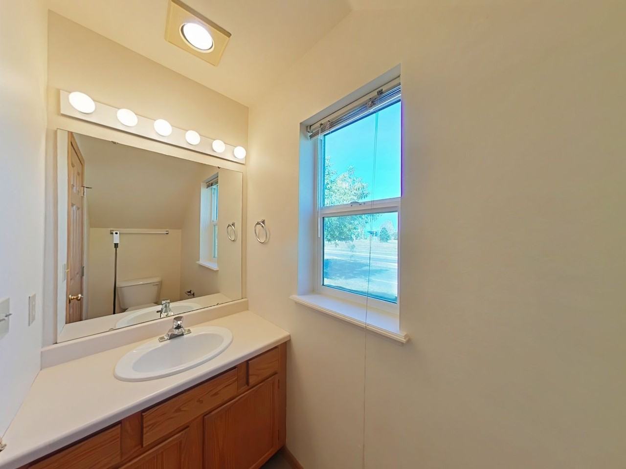 2471 Wheeler Dr #D - Photo 5 of 31