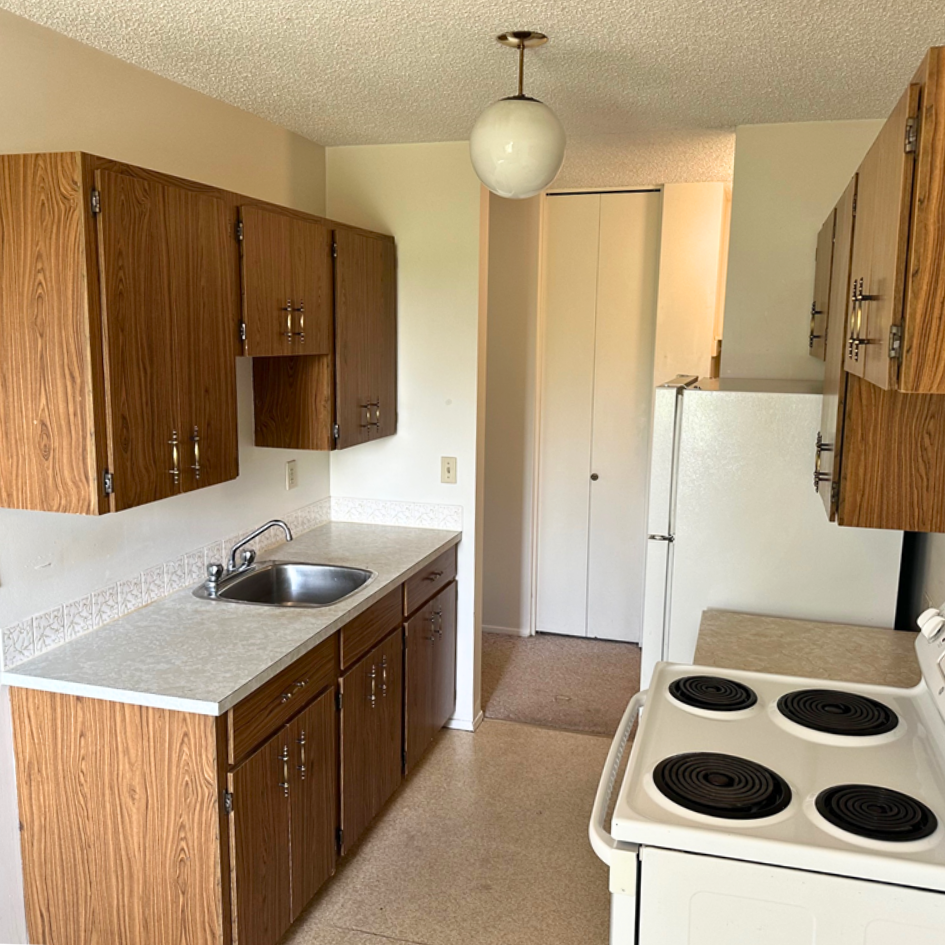 10601 100 St #223 - Photo 2 of 9