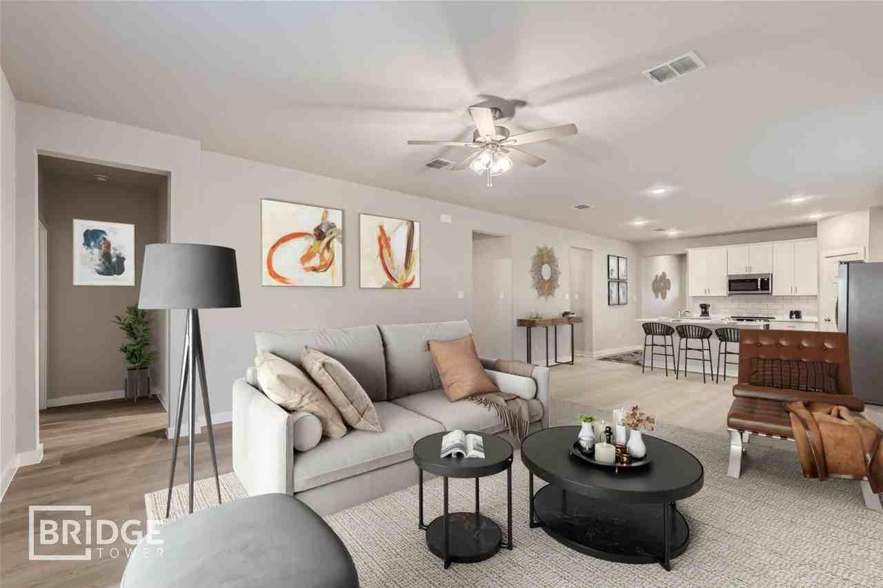 8110 Grand Prairie Dr - Photo 2 of 9