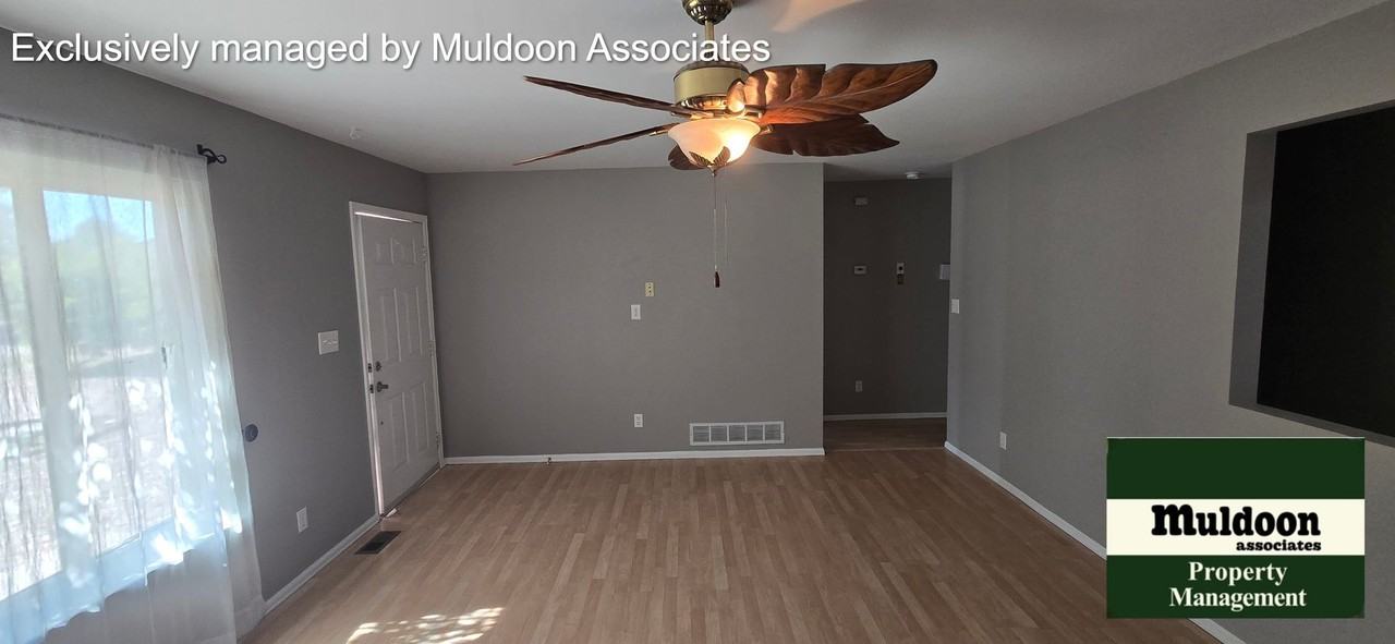 220 S Caddoa Dr - Photo 2 of 10