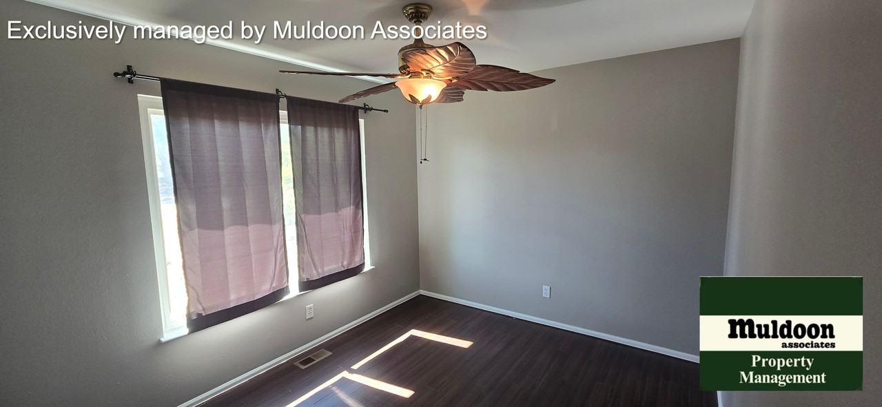 220 S Caddoa Dr - Photo 7 of 10