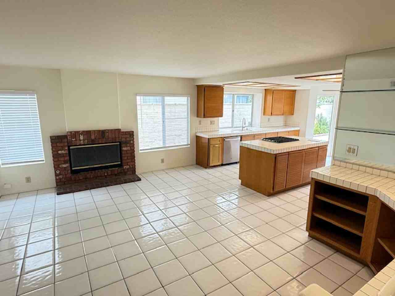 13332 Tiburon Way - Photo 7 of 28