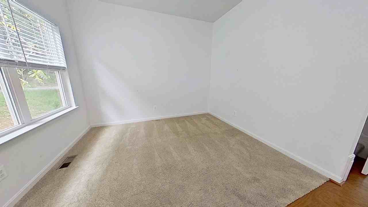 1003 Chestnut St - Photo 5 of 31