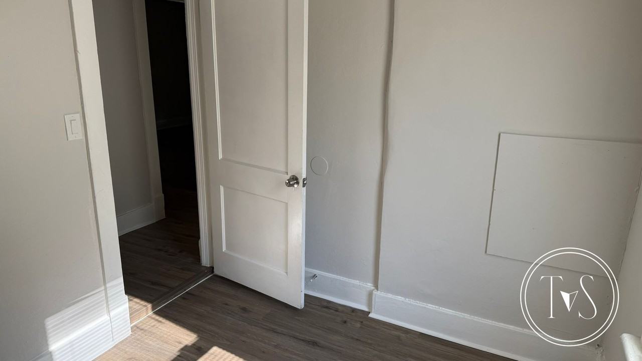 101 W 60th St - Photo 2 of 16