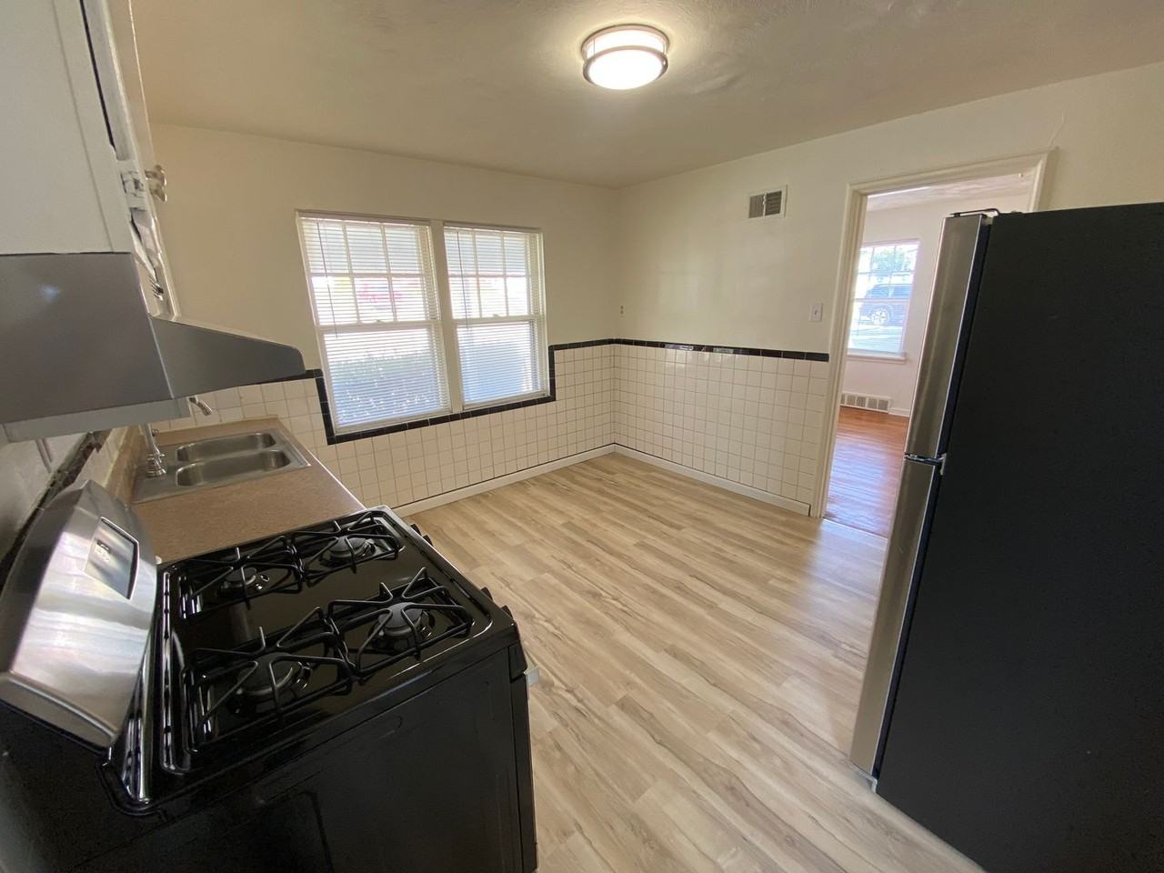 4712 Begg Boulevard - Photo 3 of 21