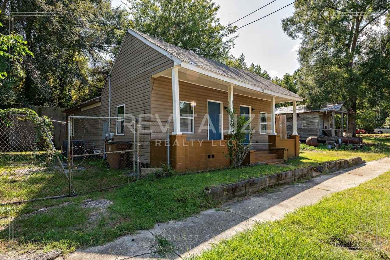 1105 Adams Street - Photo 3 of 32