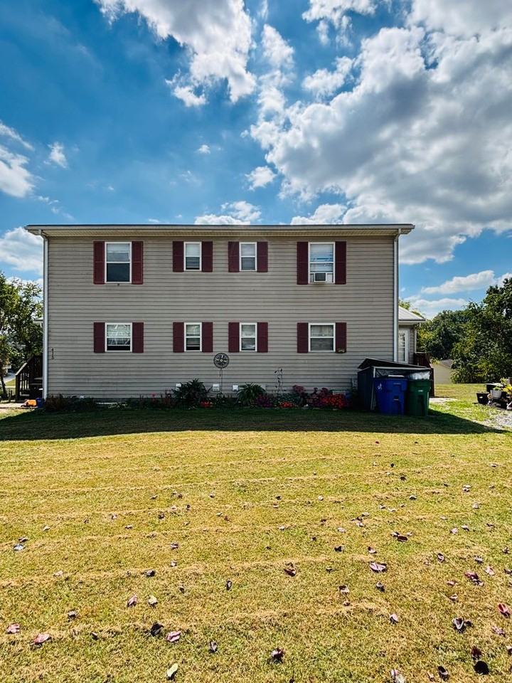 415 Wakeman Ct