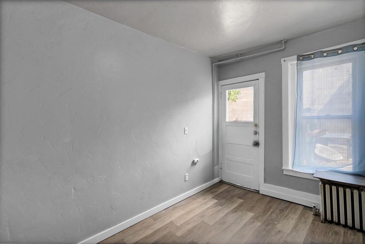 529 Colorado Ave - Photo 4 of 27