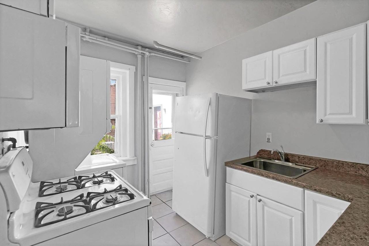 529 Colorado Ave - Photo 6 of 27