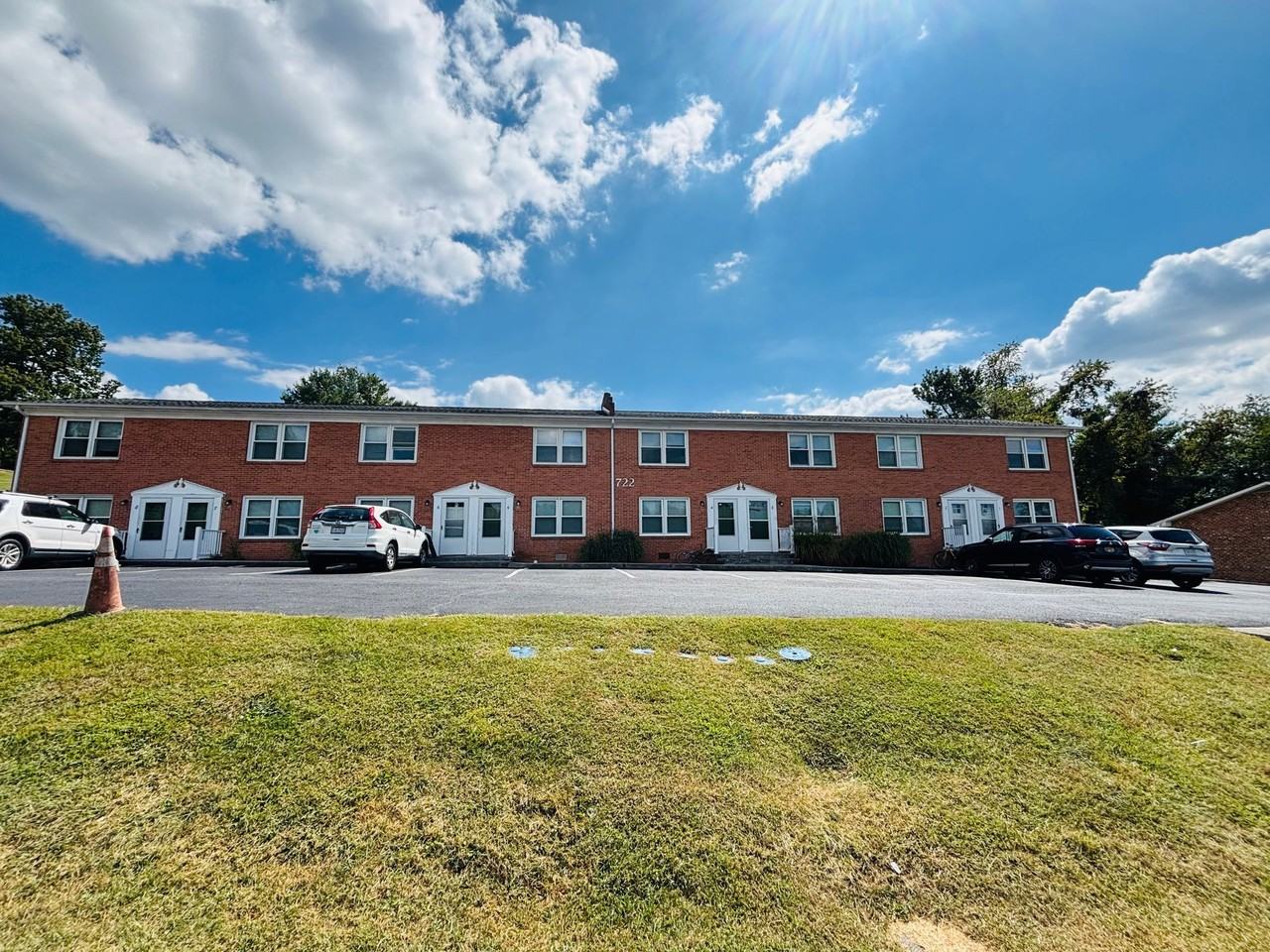 2 Bedroom, 1 Bath Apartment - Photo 6 of 7