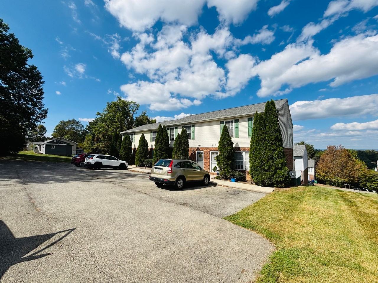 770 High Street Northeast - Photo 2 of 2