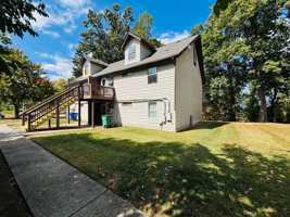 featured image of 661 Village Ln