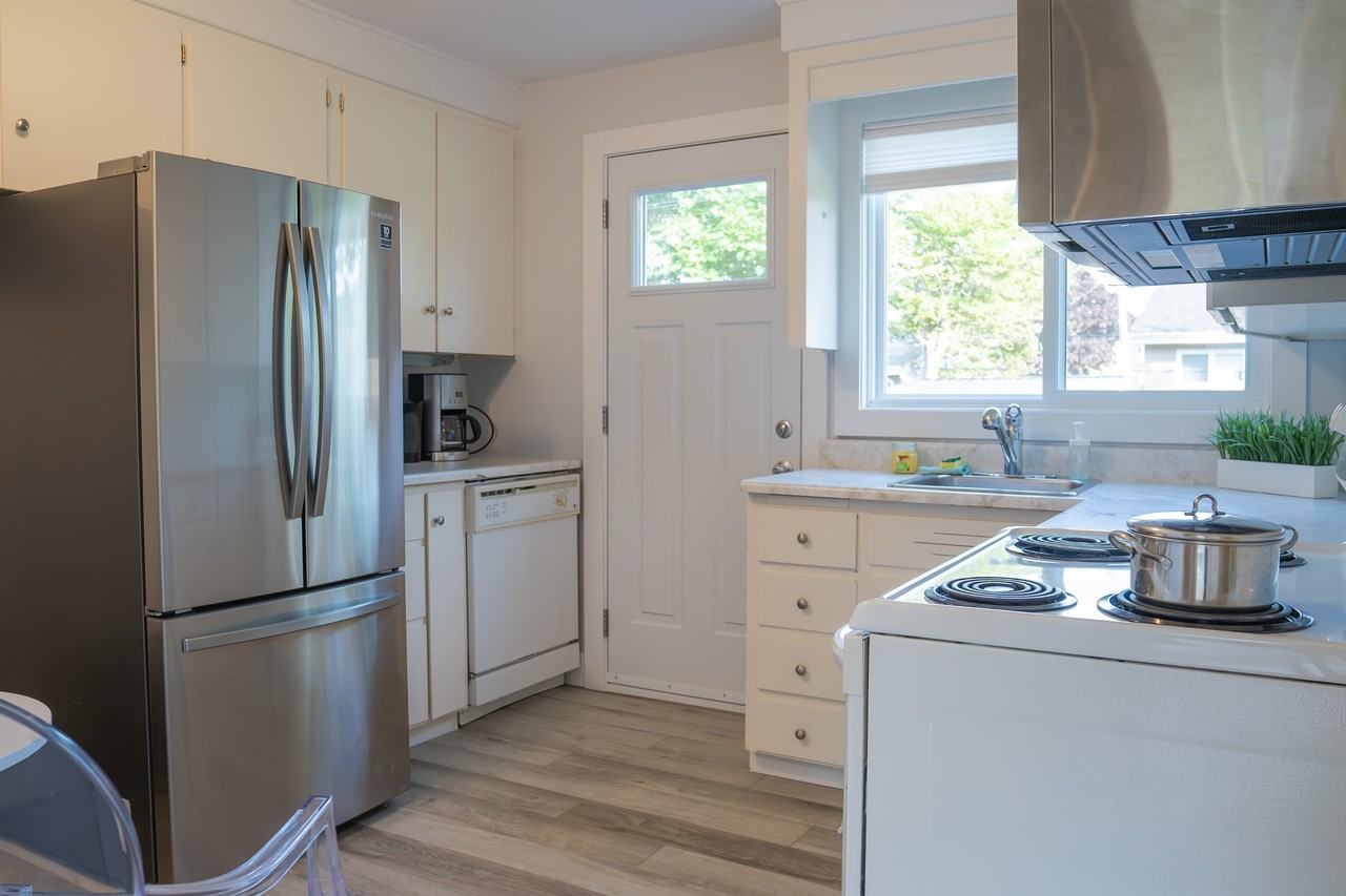 36 Simcoe Pl #1 - Photo 2 of 13