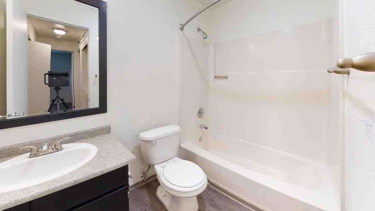 11401 3rd Ave Se - Photo 3 of 29