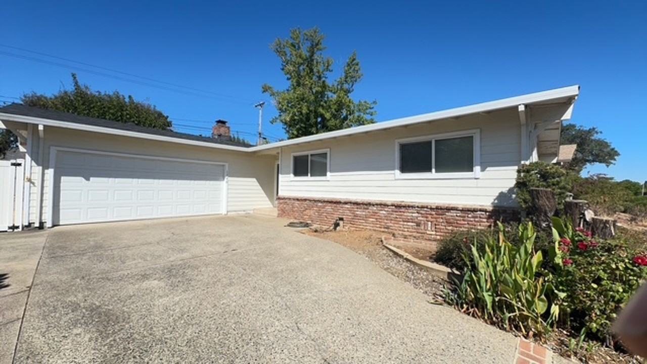 1740 Wisconsin Ave - Photo 2 of 28
