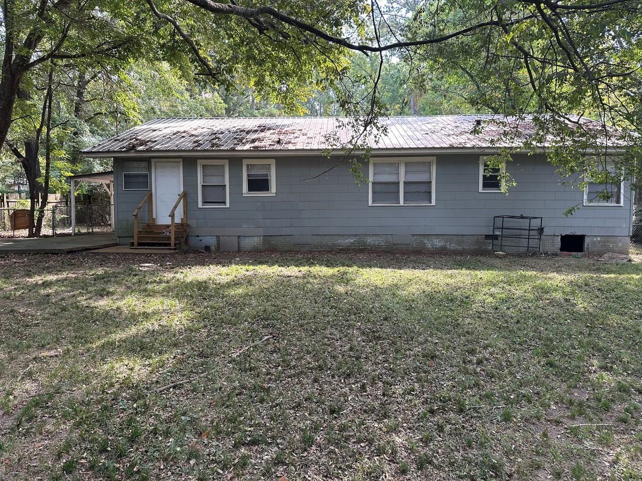 3211 Charleston Dr - Photo 3 of 13
