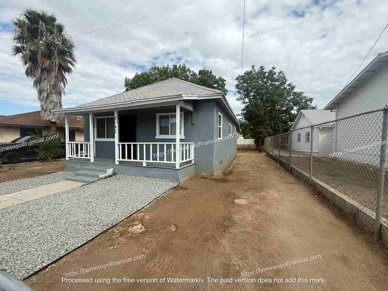 2143 12th St - Photo 3 of 23