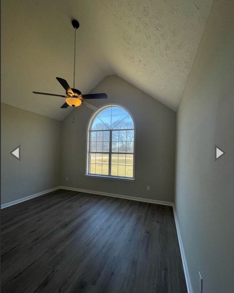 100 Spring Hollow Dr - Photo 3 of 8