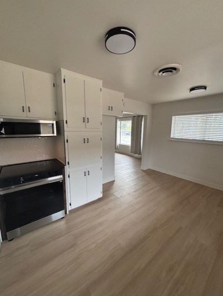 417 B St - Photo 4 of 21