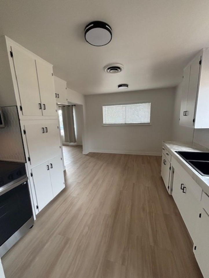417 B St - Photo 3 of 21