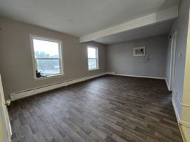 featured image of 106 N 6th St