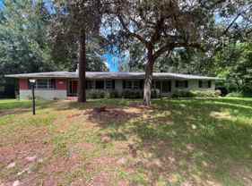 3706 Sw 2nd Pl - Photo 1 of 1