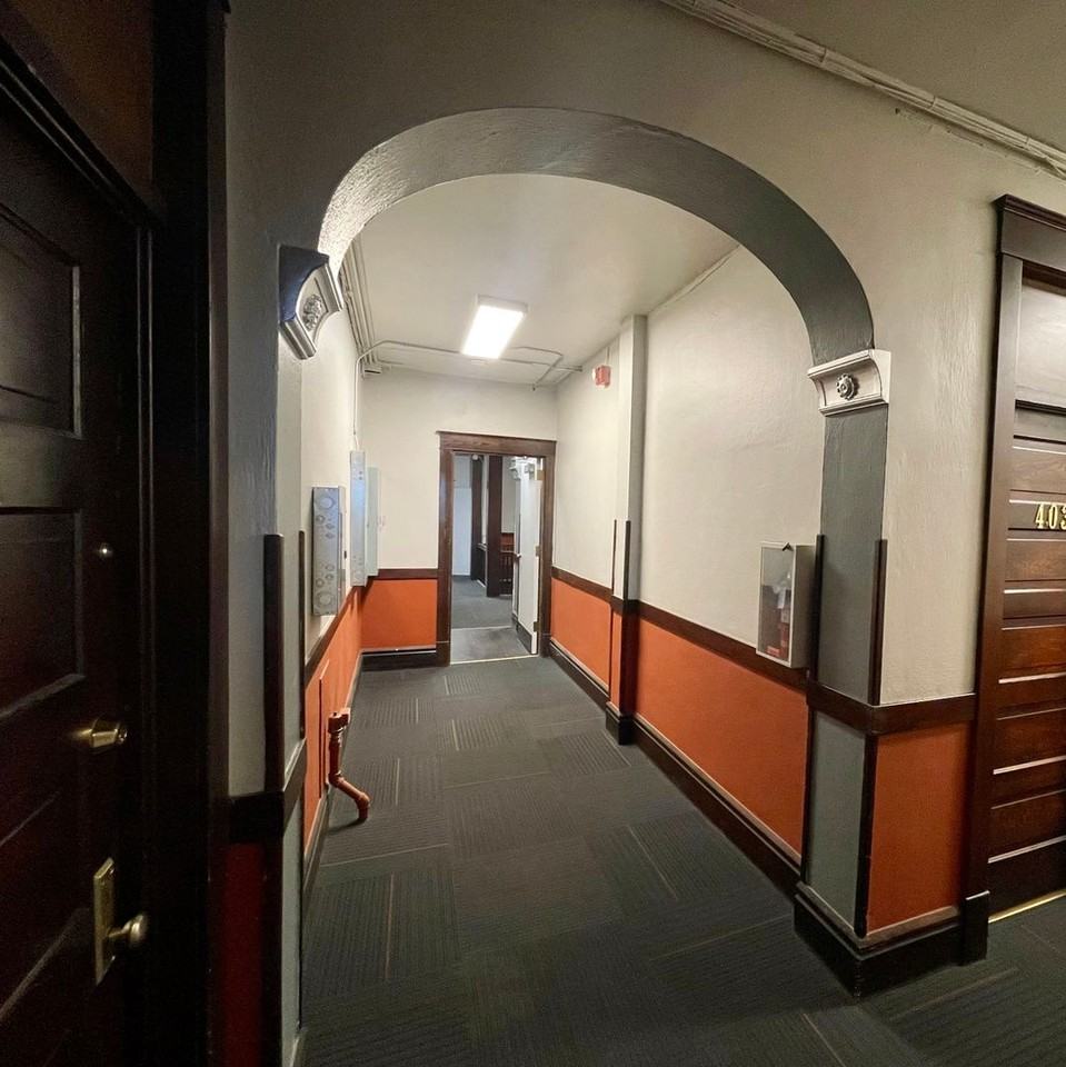 Grand Coulee Building - Photo 2 of 34