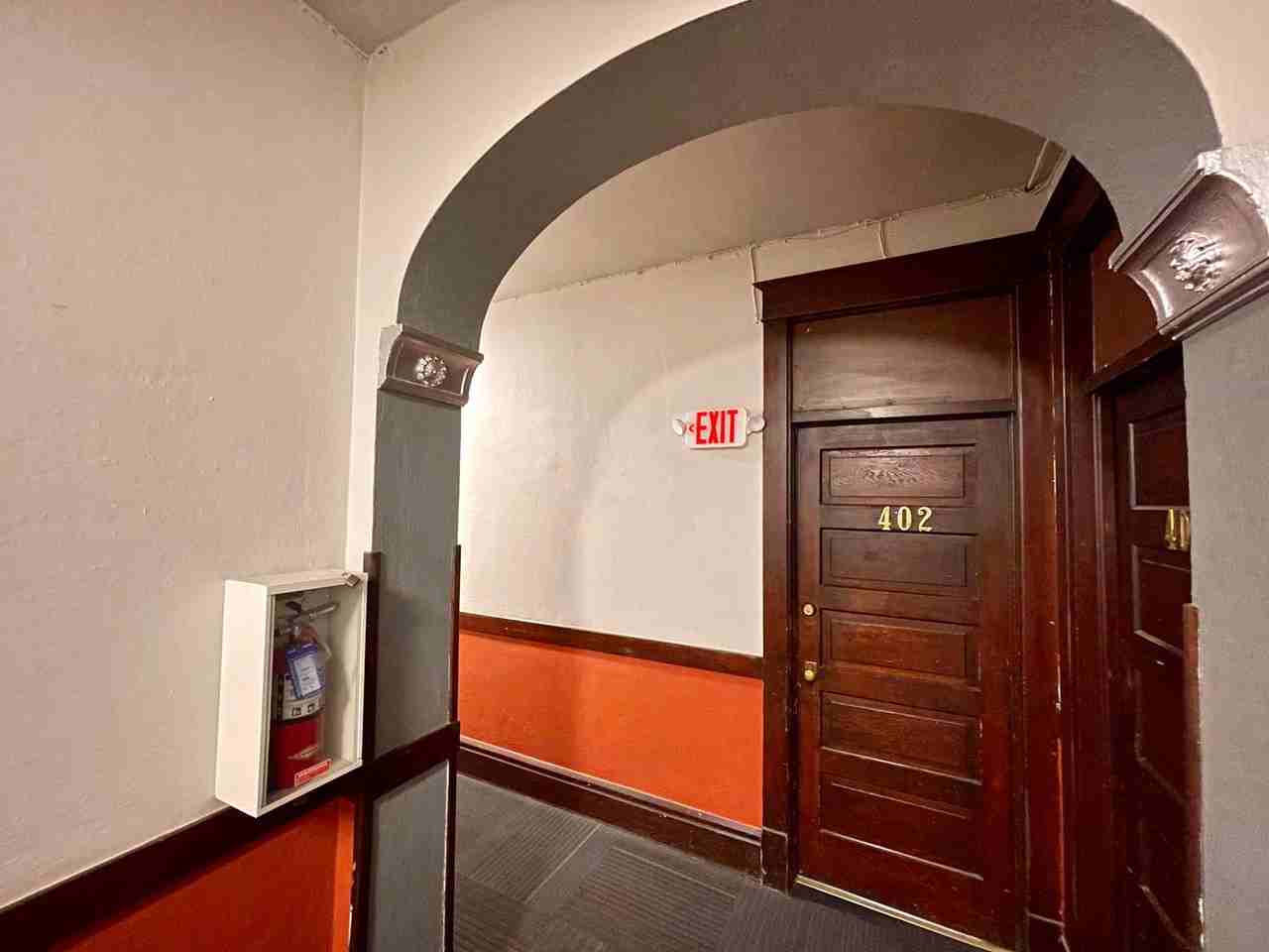 Grand Coulee Building - Photo 3 of 34