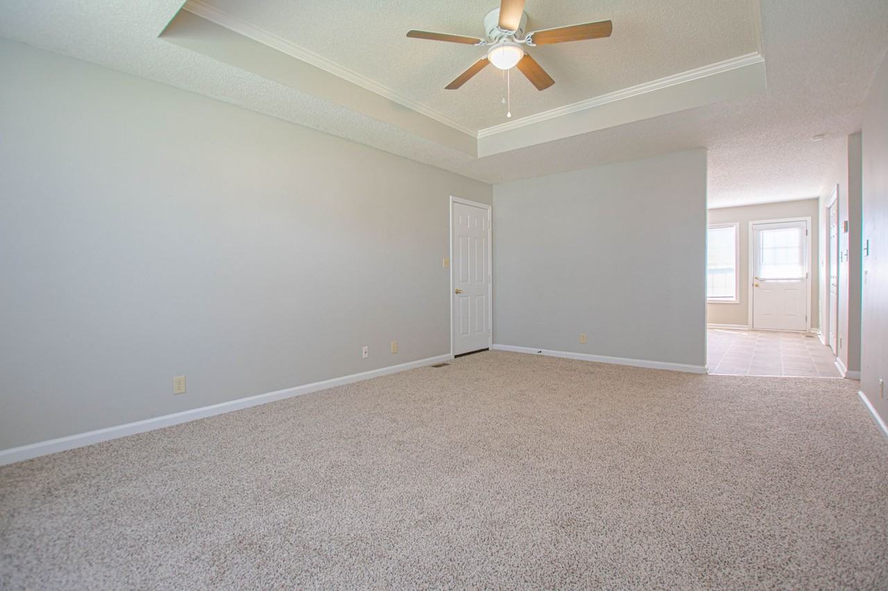 3258 Tabby Dr - Photo 4 of 17