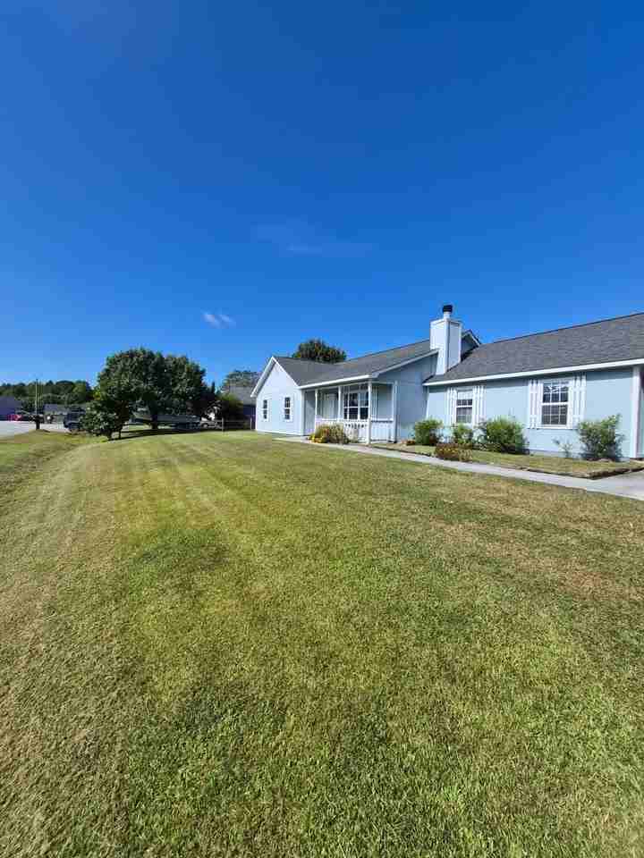 204 Zachary Ln - Photo 2 of 36