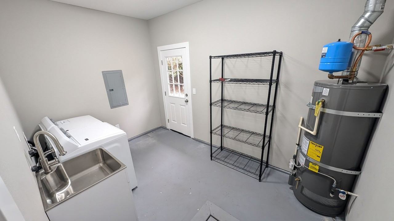 1660 Se Oak Grove Blvd - Photo 6 of 21