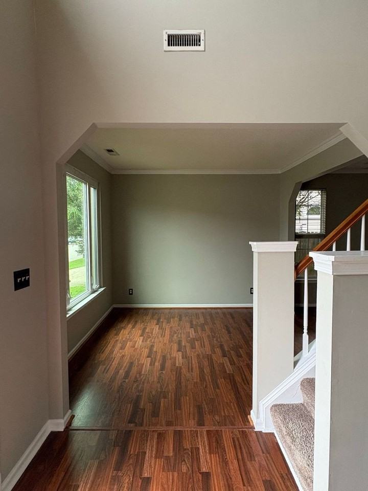 223 Woodburne Ln - Photo 3 of 26