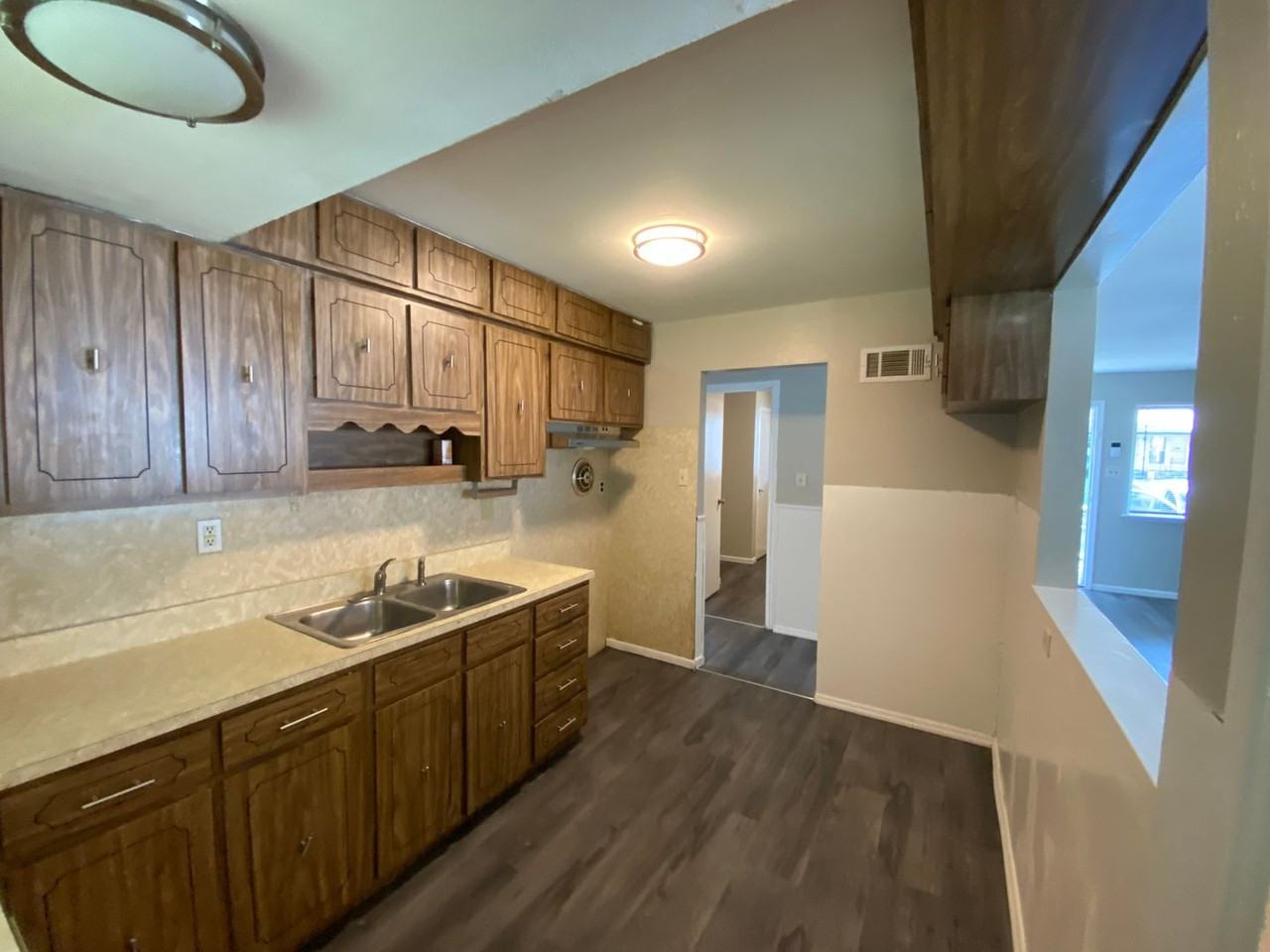 208 Mcalpine Dr - Photo 2 of 21