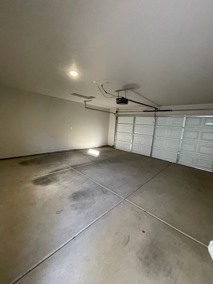 319 E Crane St - Photo 2 of 15
