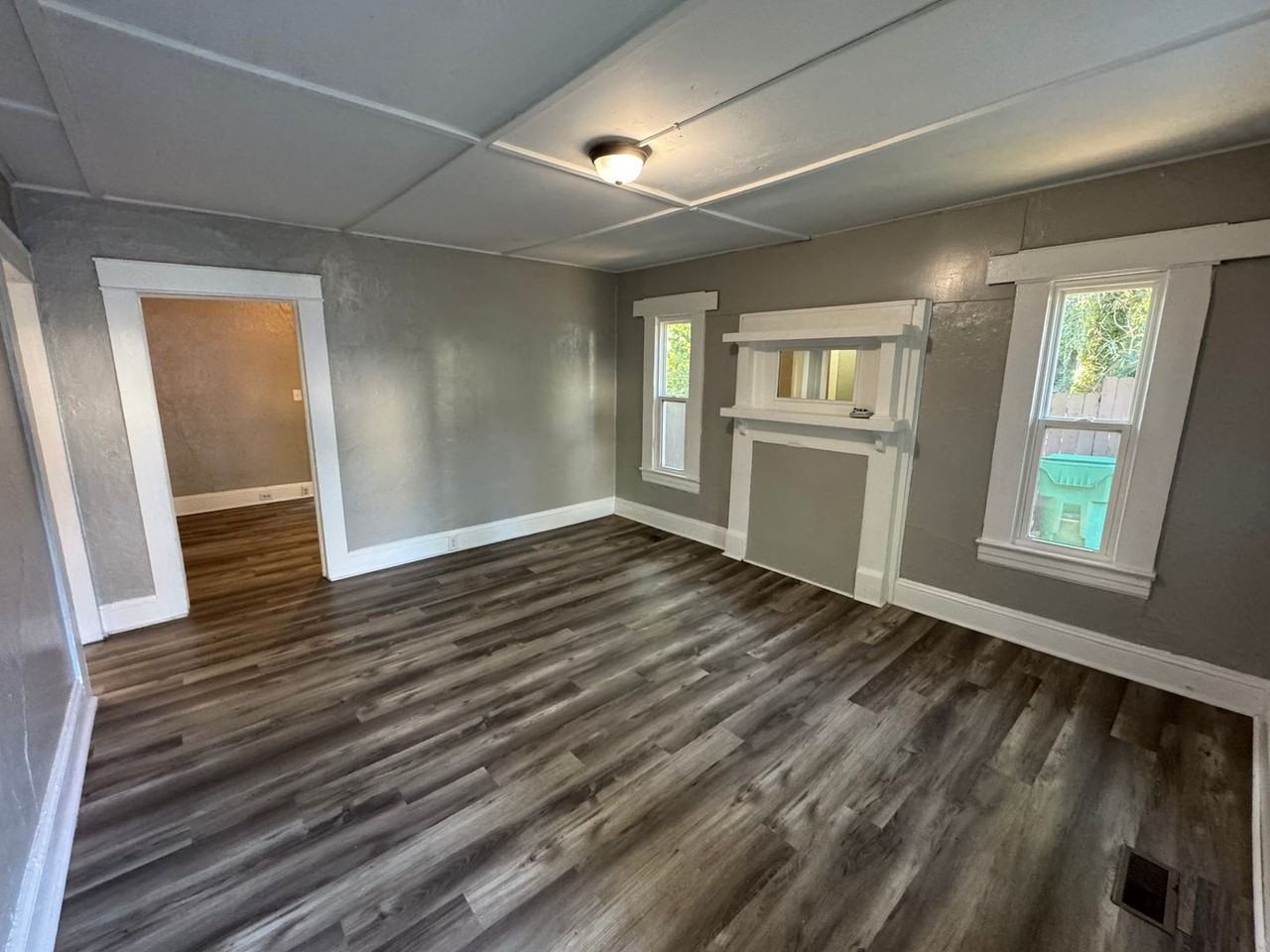 1502 Larkin St - Photo 2 of 14