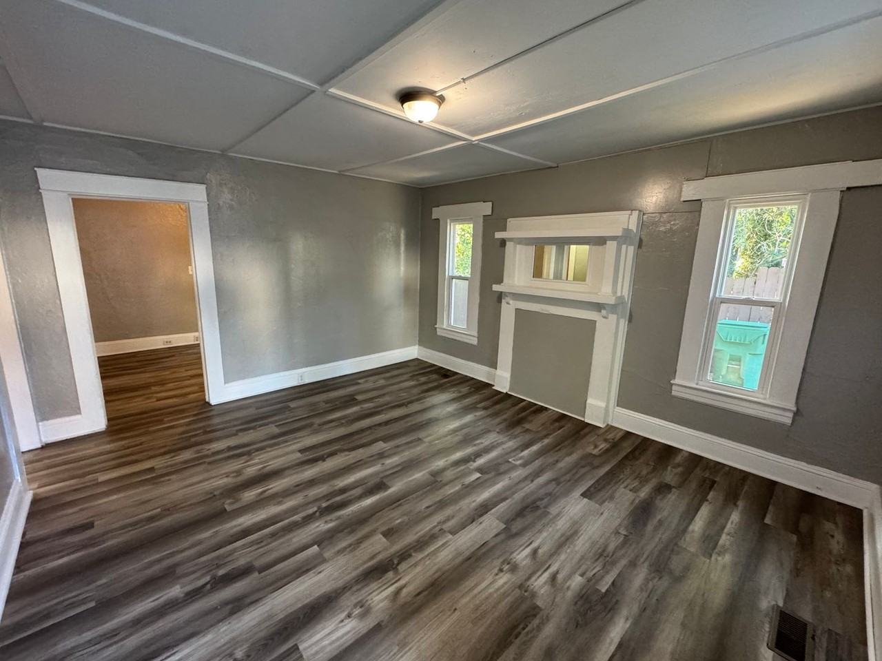 1502 Larkin St - Photo 3 of 14