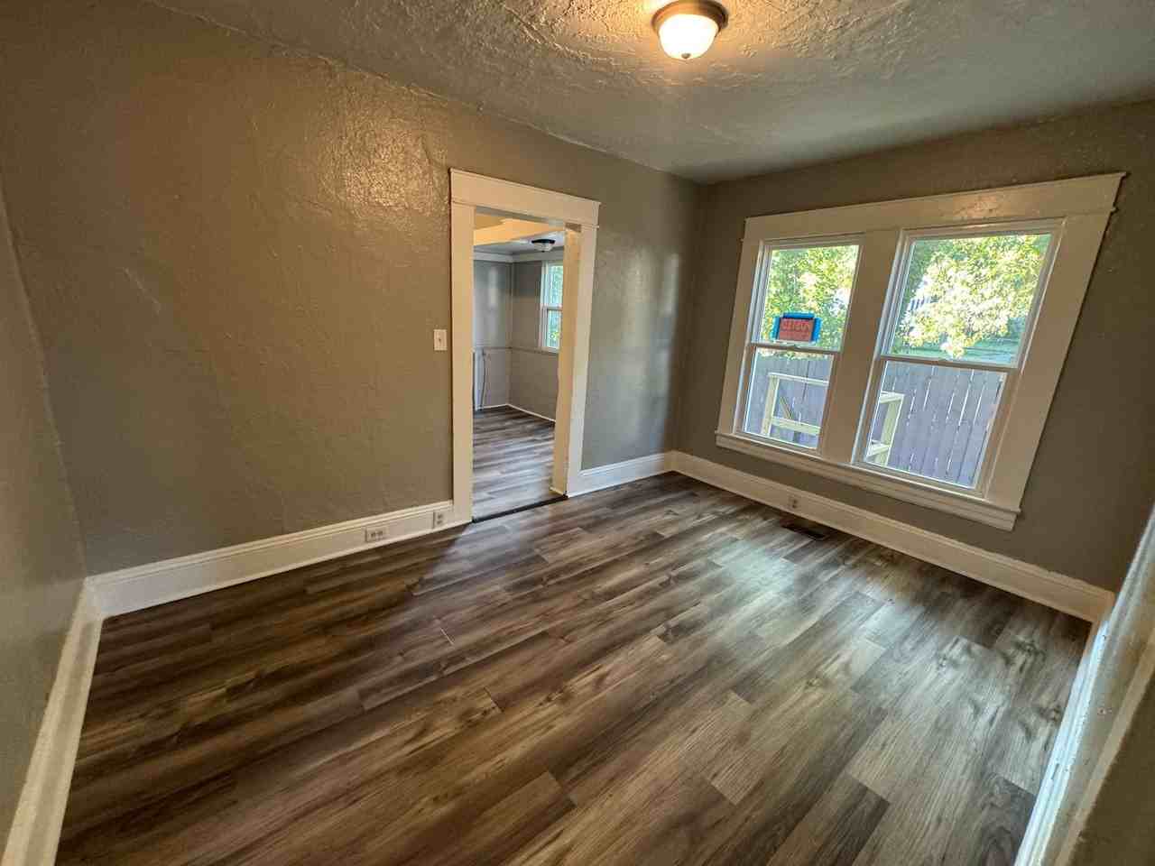 1502 Larkin St - Photo 5 of 14