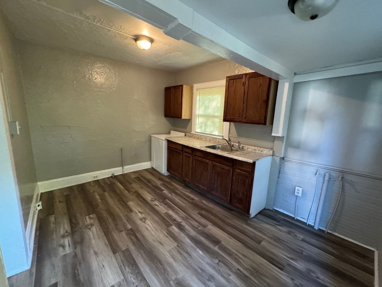 1502 Larkin St - Photo 7 of 14