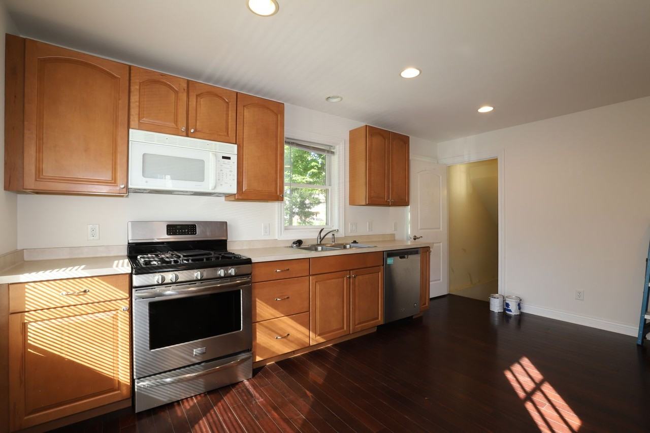 2021 Monroe St - Photo 2 of 21